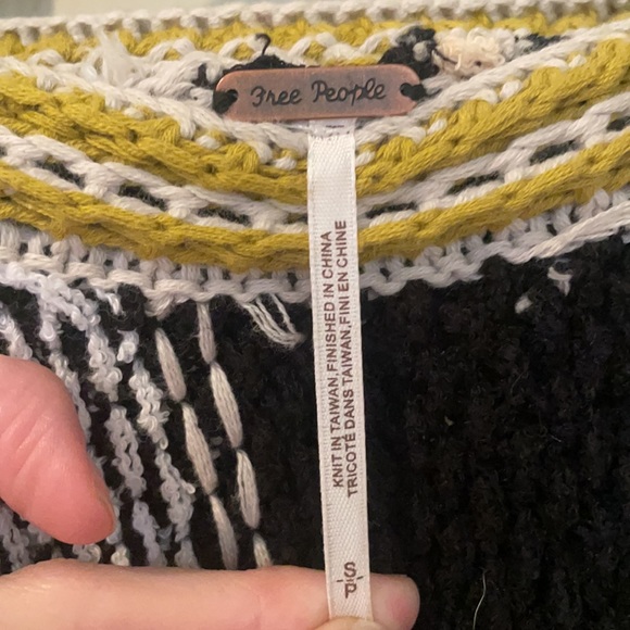 Free People sweater - Picture 2 of 3